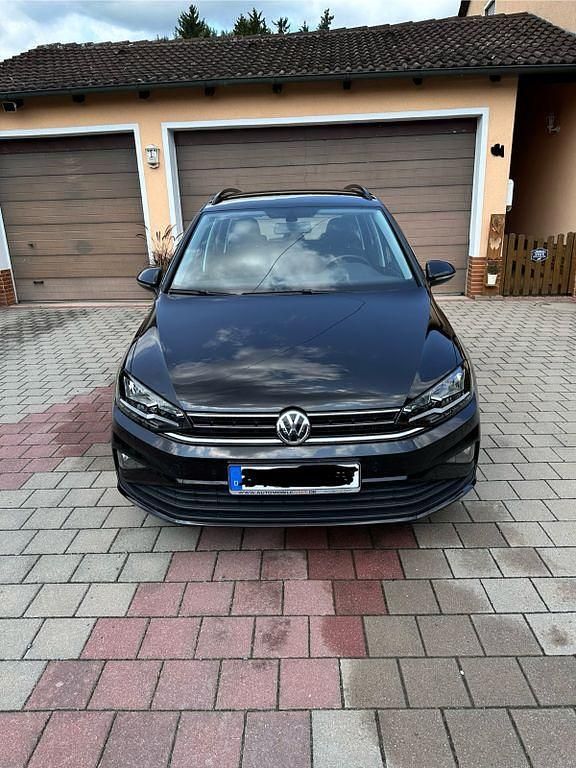 Schwarz Gebraucht 2019 VW Golf Sportsvan Trendline Van / Kleinbus | 17.200 € (Fairer Preis) - Bild 1/4