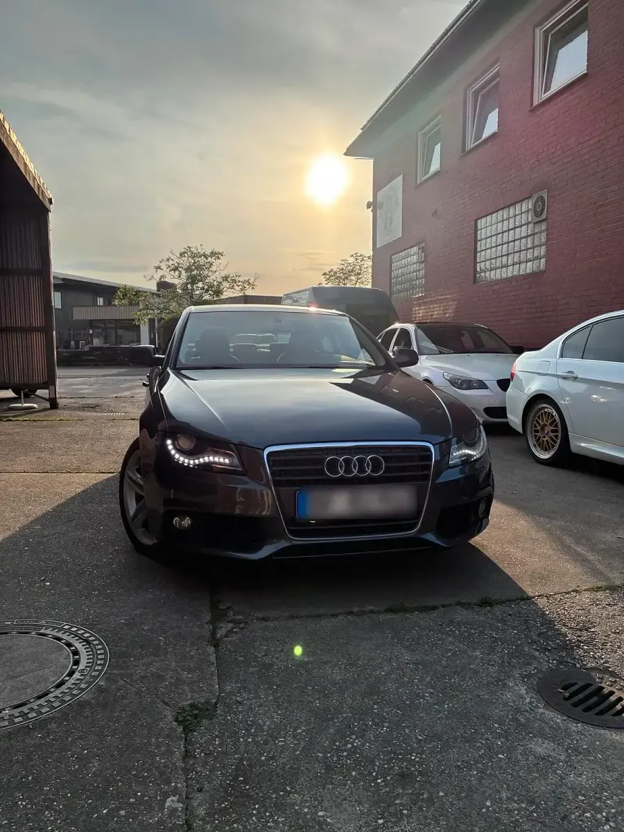 Gebraucht Audi A4 220 PS (161 kW) 2011 Grau Limousine