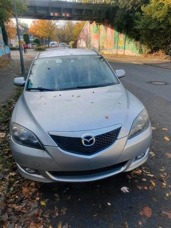 Grau Gebraucht 2010 Mazda 3 Limousine | 550 € (Superpreis) - Bild 1/3