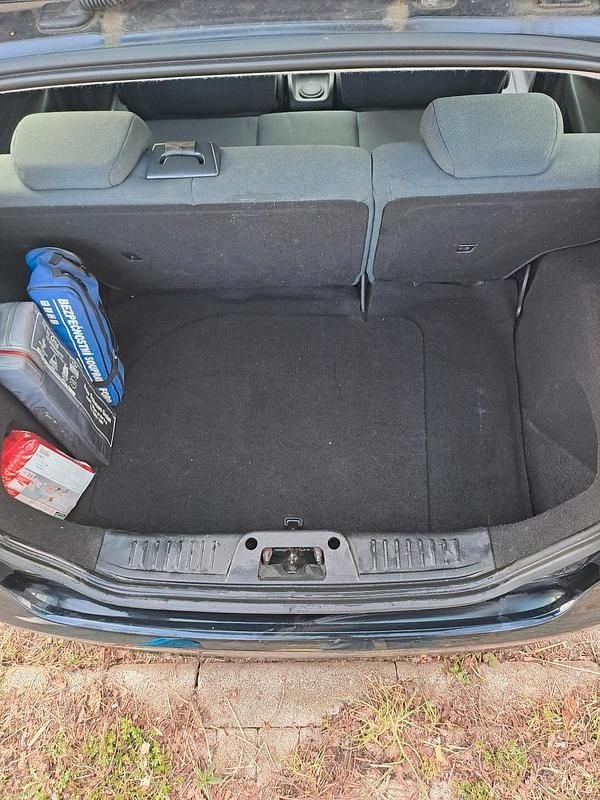 Gebraucht Ford Fiesta 60 PS (44 kW) 2012 Schwarz Kleinwagen