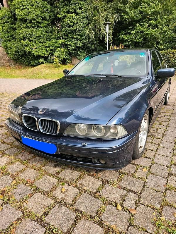 Blau Gebraucht 2002 BMW 530 Limousine | 1.600 € (Superpreis) - Bild 1/4
