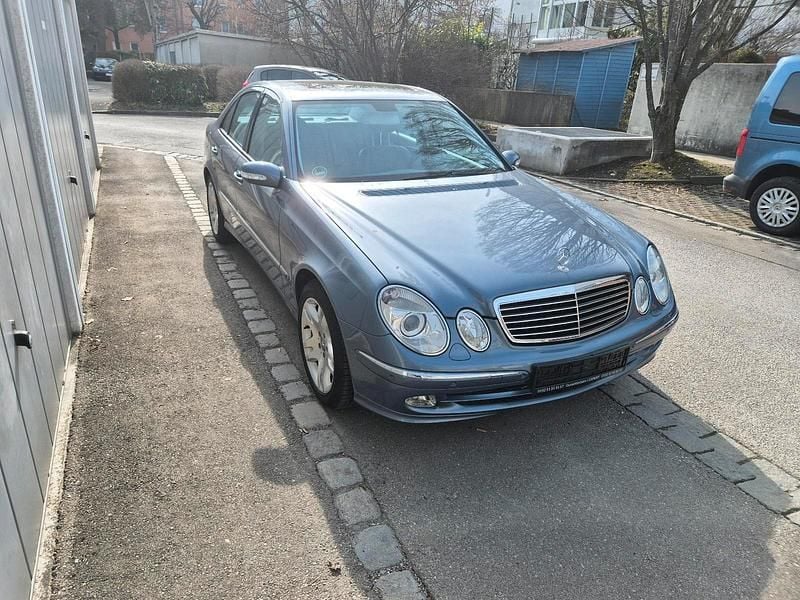 Gebraucht Mercedes E500 309 PS (227 kW) 2004 Blau Limousine