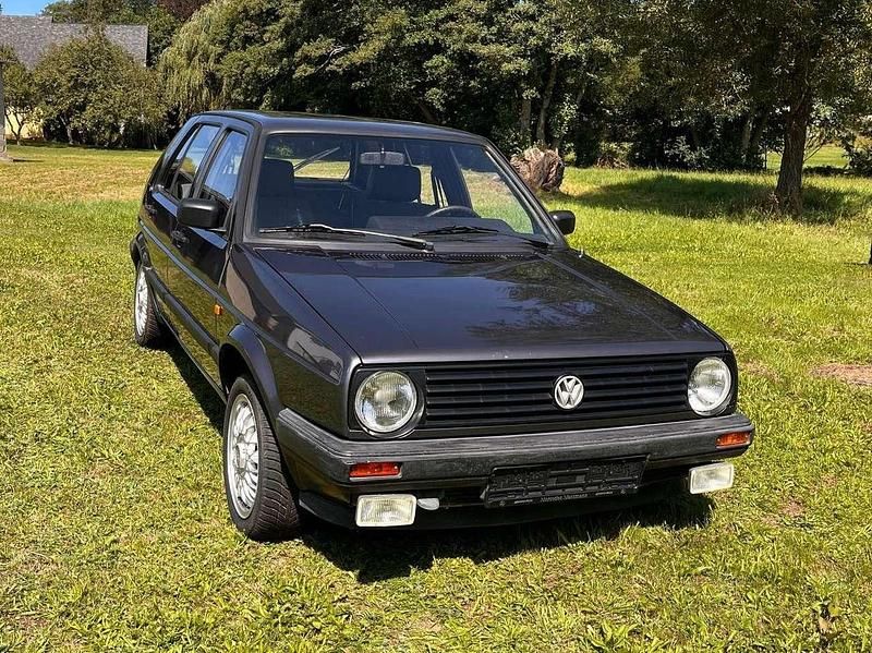 Grau Gebraucht 1992 VW Golf III Limousine | 3.999 € - Bild 1/4