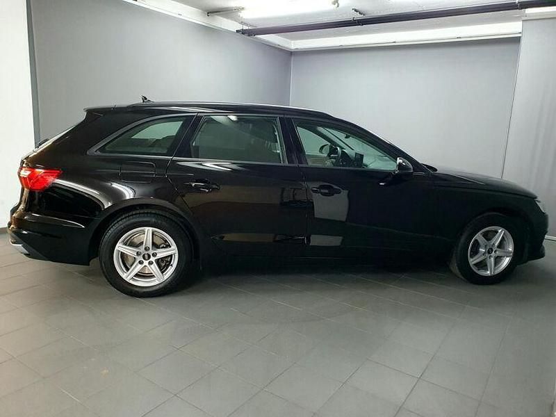 Gebraucht Audi A4 Design 163 PS (119 kW) 2022 Brillantschwarz Kombi