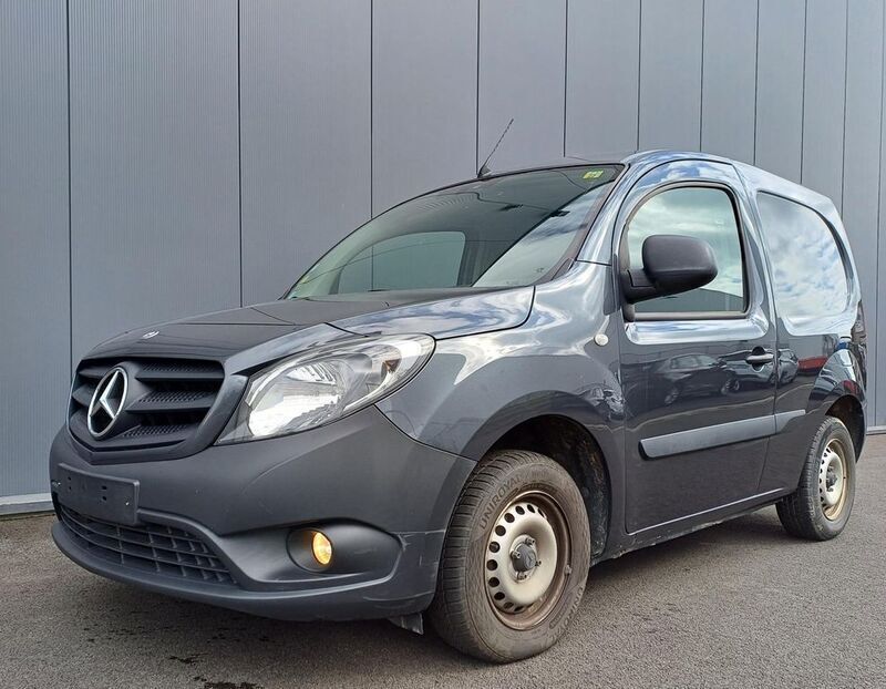 Grau Gebraucht 2018 Mercedes Citan 109 Van / Kleinbus | 6.990 € (Superpreis) - Bild 1/4