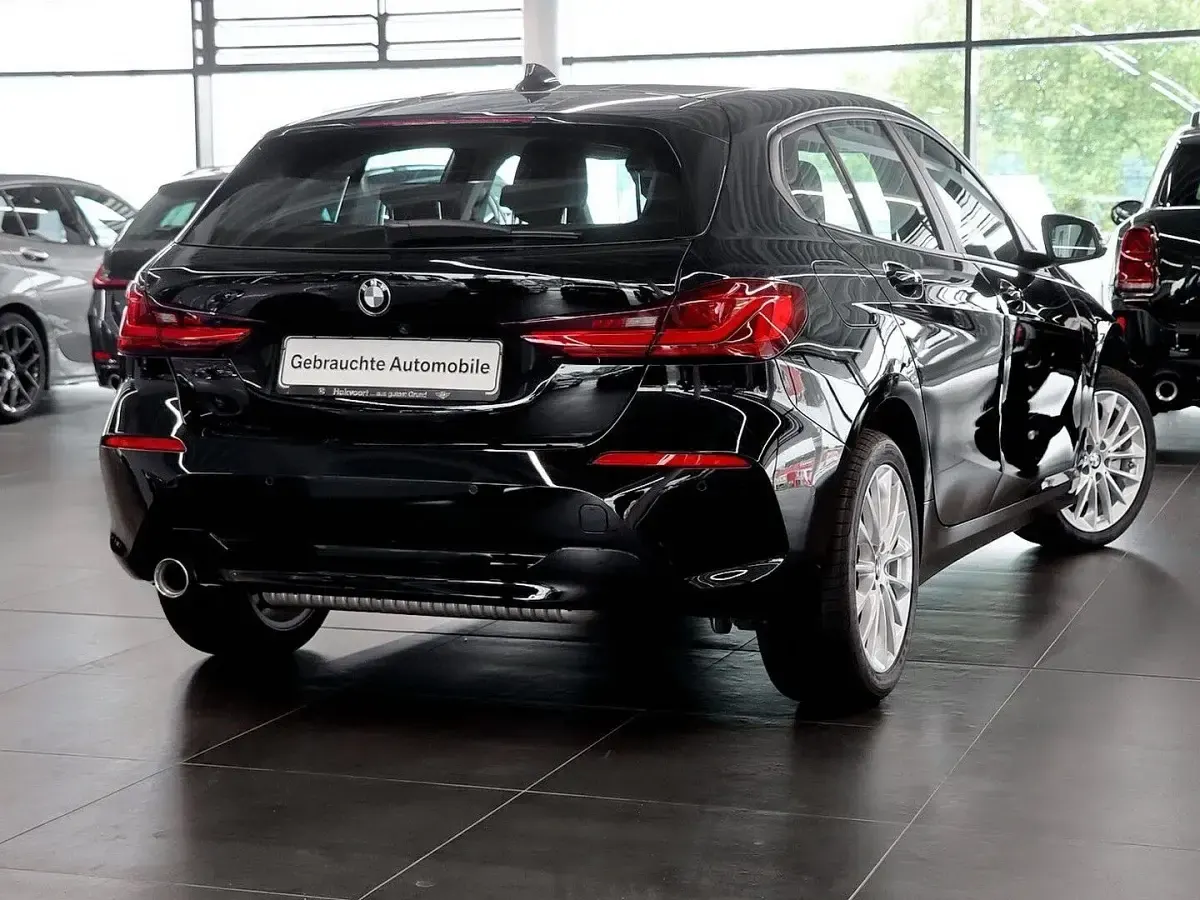 Gebraucht BMW 118 Advantage 136 PS (100 kW) 2023 Schwarz Limousine