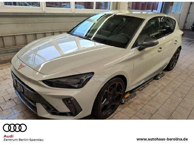 Taiga grau metallic Gebraucht 2024 Cupra Leon Limousine | 32.444 € (Fairer Preis) - Bild 1/2