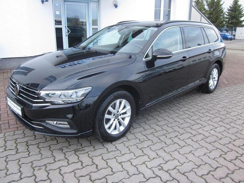 Schwarz Gebraucht 2022 VW Passat Business Limousine | 20.999 € (Superpreis) - Bild 1/4