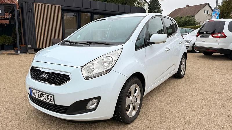 Weiß Gebraucht 2014 Kia Venga FIFA World Cup Edition Kleinwagen | 5.900 € (Fairer Preis) - Bild 1/4
