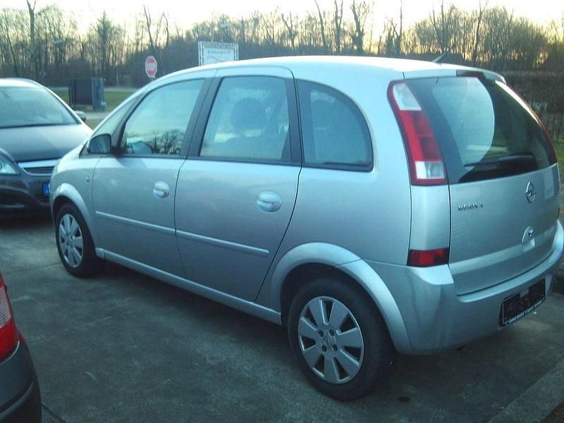 Gebraucht Opel Meriva Cosmo 101 PS (74 kW) 2004 Silber Van / Kleinbus