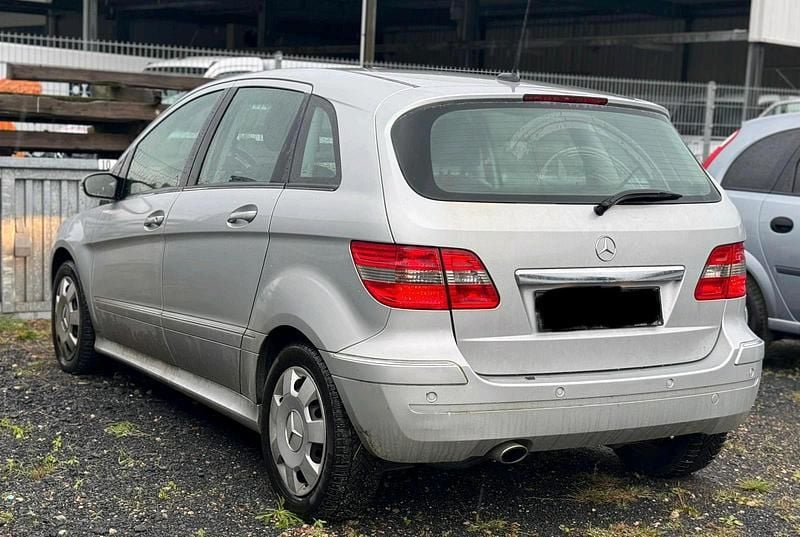 Silber Gebraucht 2006 Mercedes B200 Van / Kleinbus | 1.599 € (Superpreis) - Bild 1/4