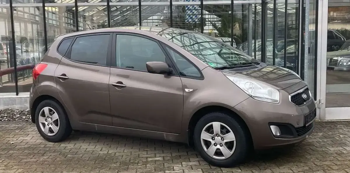 Gebraucht Kia Venga Spirit 125 PS (91 kW) 2013 Braun Kleinwagen