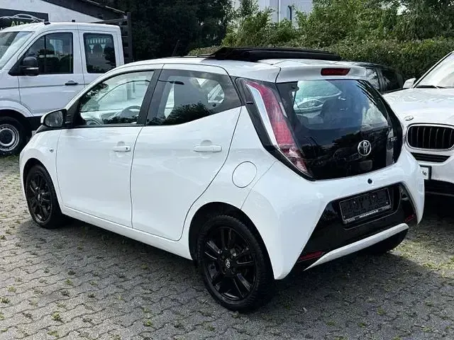 Gebraucht Toyota Aygo X-wave 69 PS (50 kW) 2017 Andere Kleinwagen