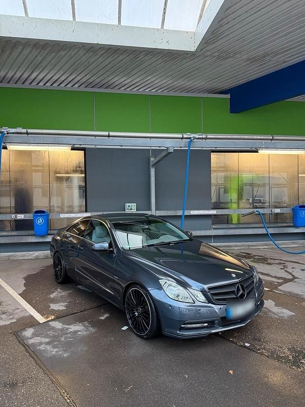 Gebraucht Mercedes E200 184 PS (135 kW) 2012 Grau Coupé