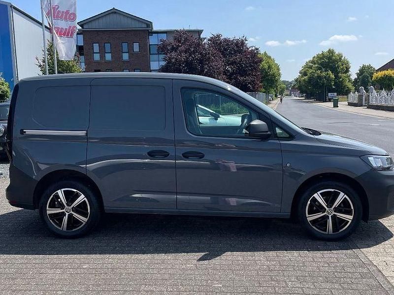 Gebraucht VW Caddy 102 PS (75 kW) 2023 Grau Van / Kleinbus