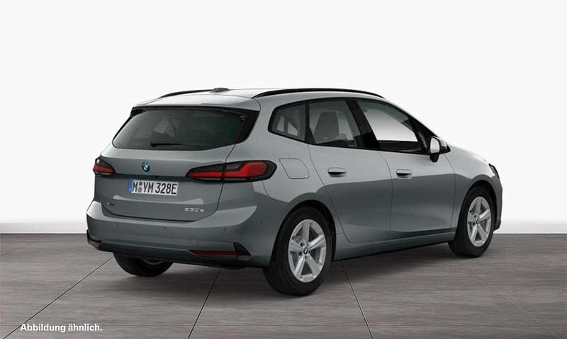 Gebraucht BMW 230e Active Tourer 150 PS (110 kW) 2025 Skyscraper grau Van / Kleinbus