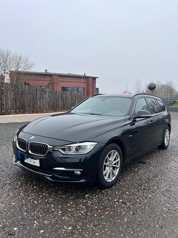 Schwarz Gebraucht 2015 BMW 320 Kombi | 12.999 € (Etwas zu teuer) - Bild 1/4