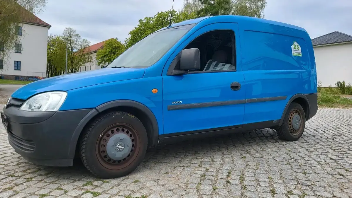 Usata Opel Combo 75 CV (55 kW) 2003 Blu Monovolume
