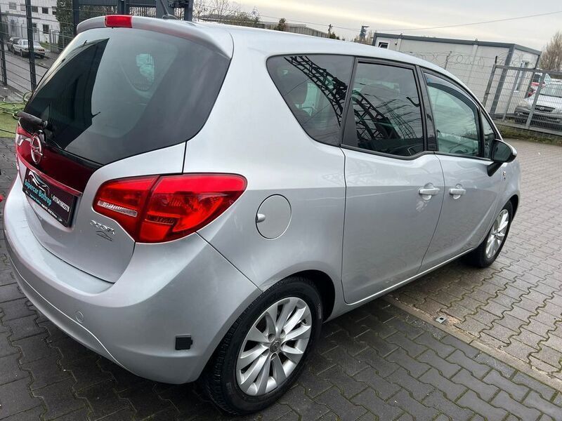 Gebraucht Opel Meriva 120 PS (88 kW) 2012 Silber Van / Kleinbus