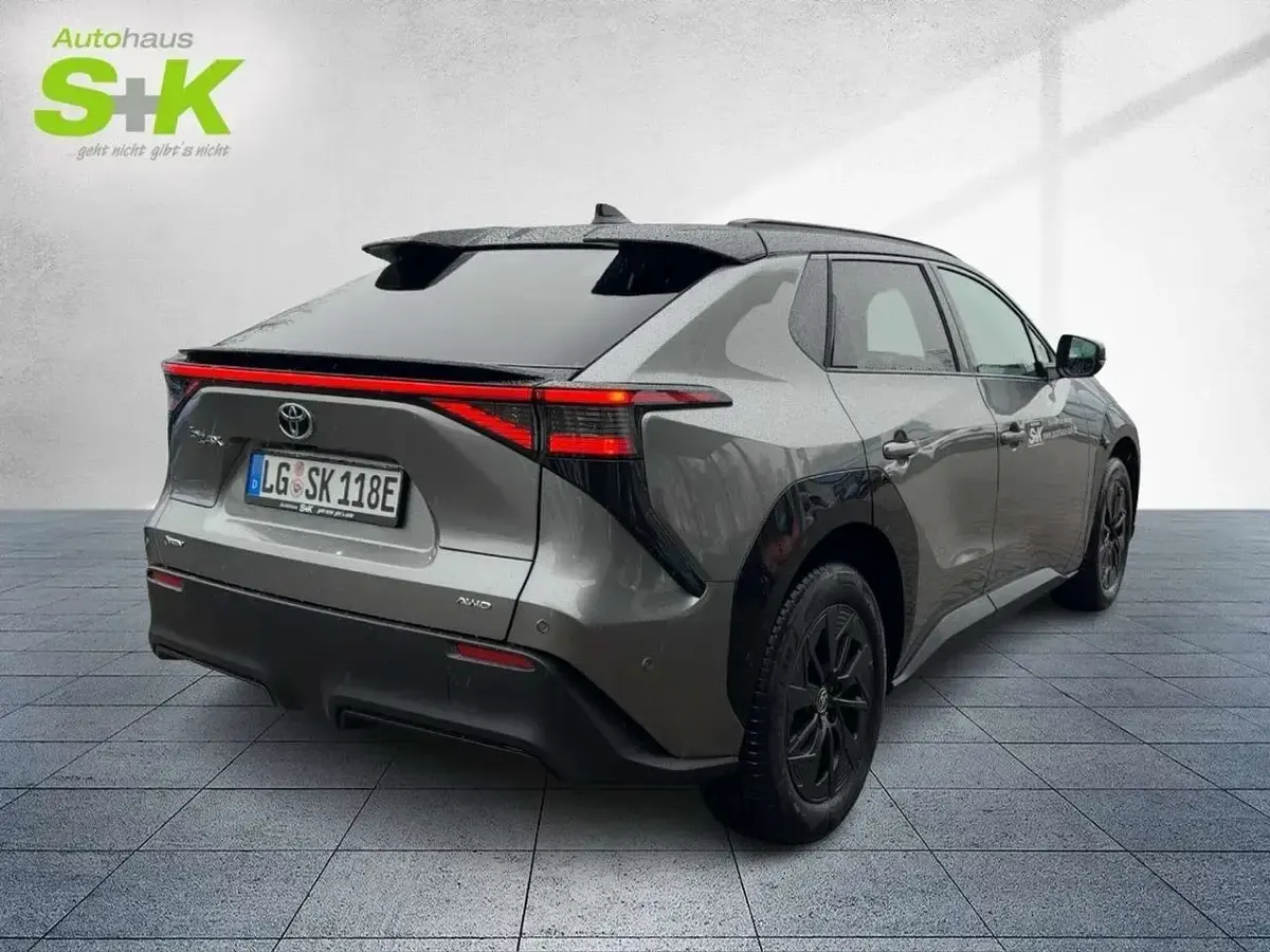 Gebraucht Toyota bZ4X Lounge 253 kW (345 PS) 2026 Precious metal grey metallic (grau) SUV