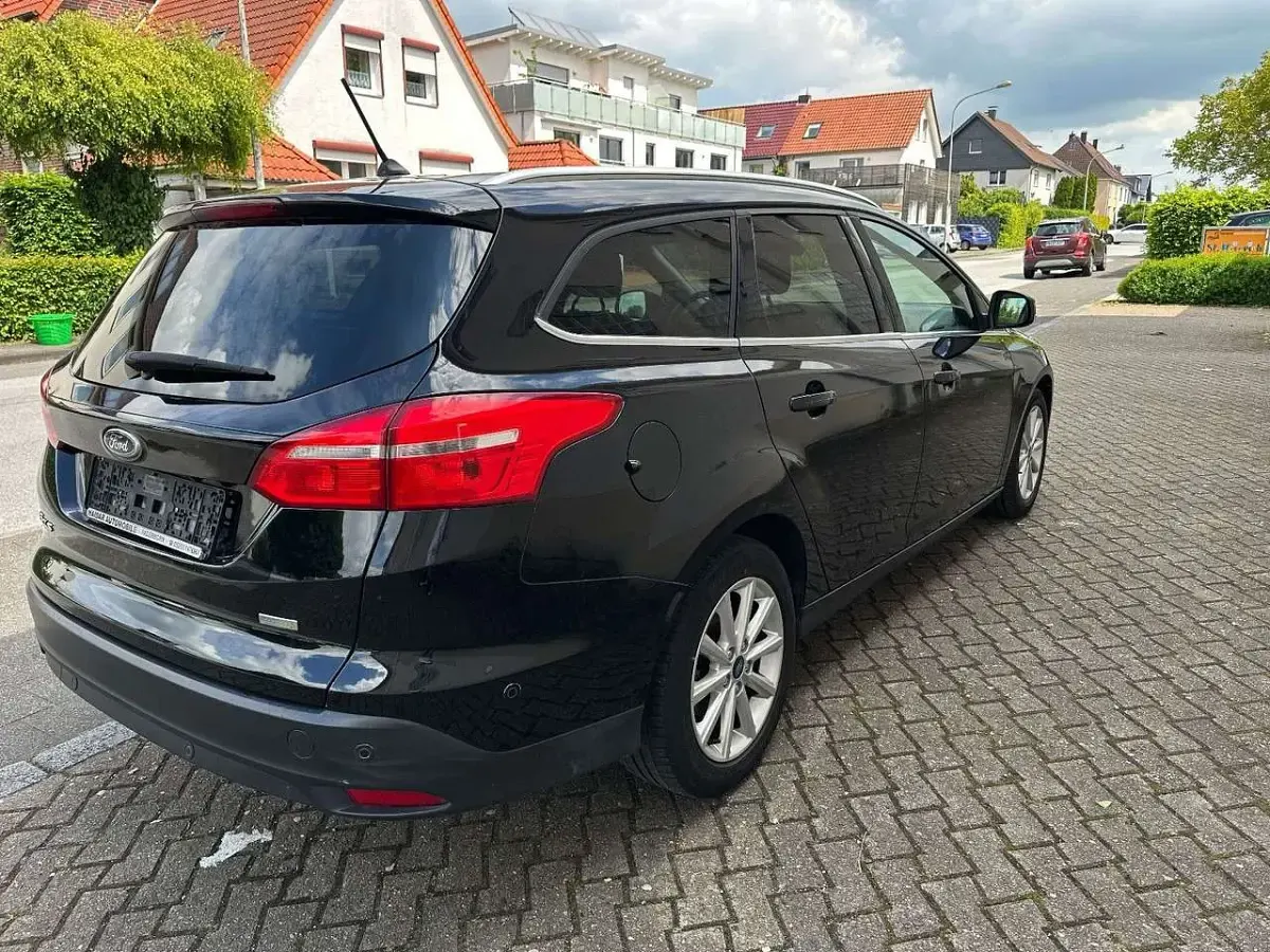 Gebraucht Ford Focus Titanium 125 PS (91 kW) 2018 Shadow black Kombi