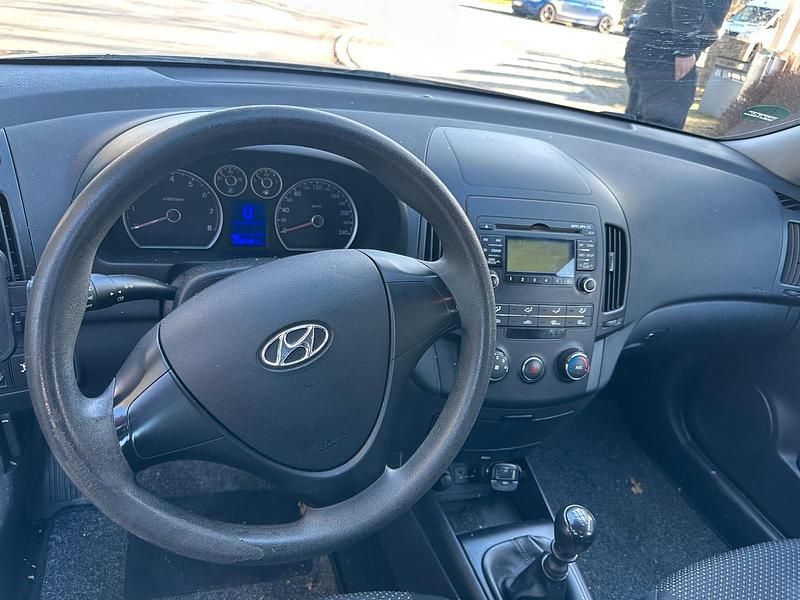 Gebraucht Hyundai i30 Edition+ 109 PS (80 kW) 2009 Schwarz Kleinwagen