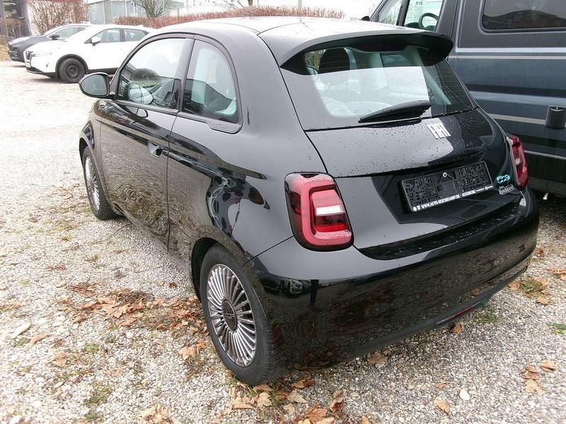 Gebraucht Fiat 500e Basis 86 kW (118 PS) 2023 Schwarz Limousine