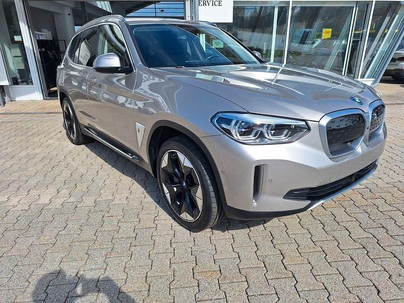 Gebraucht BMW iX3 Impressive 210 kW (286 PS) 2021 Silber SUV