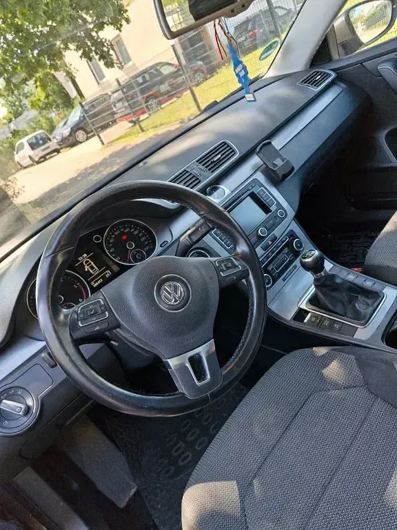 Gebraucht VW Passat Highline 105 PS (77 kW) 2011 Braun Limousine