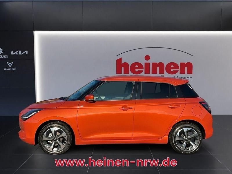 Neu Suzuki Swift Comfort+ 83 PS (61 kW) 2025 Orange Limousine