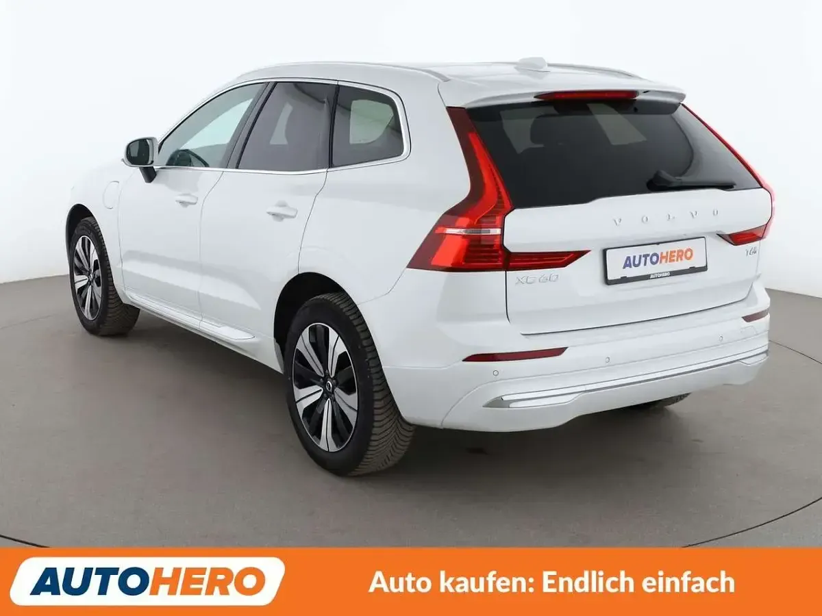 Gebraucht Volvo XC60 Plus 349 PS (256 kW) 2024 Weiß SUV