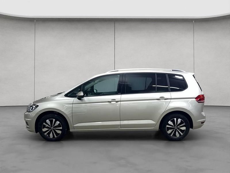 Gebraucht VW Touran Move 150 PS (110 kW) 2023 Ivory silver metallic Van / Kleinbus