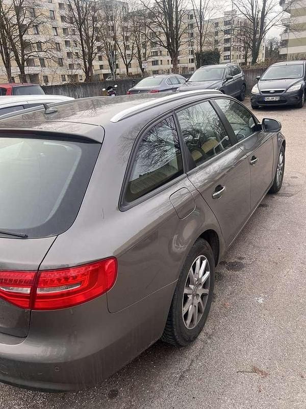 Gebraucht Audi A4 Ambiente 143 PS (105 kW) 2012 Kombi