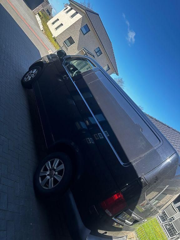 Gebraucht VW Transporter 110 PS (80 kW) 2020 Schwarz Van