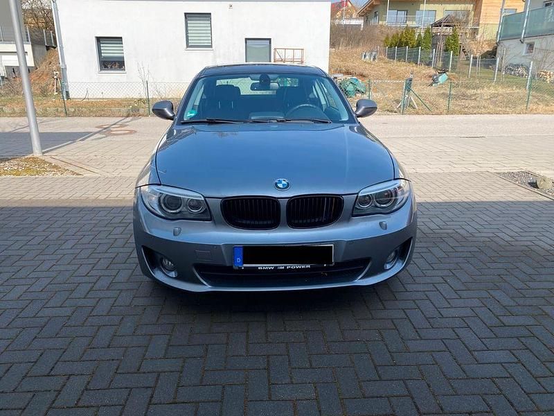 Gebraucht BMW 123 Performance 204 PS (150 kW) 2011 Grau Kleinwagen
