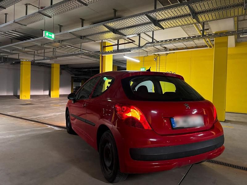 Gebraucht Peugeot 207 75 PS (55 kW) 2009 Rot Coupé