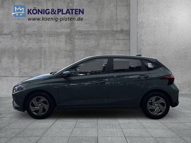 Gebraucht Hyundai i20 Select 79 PS (58 kW) 2025 Mangrove green (grün) Kleinwagen