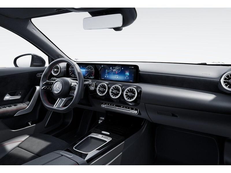 Gebraucht Mercedes A200 Advanced Plus 163 PS (119 kW) 2024 Unilack nachtschwarz Limousine