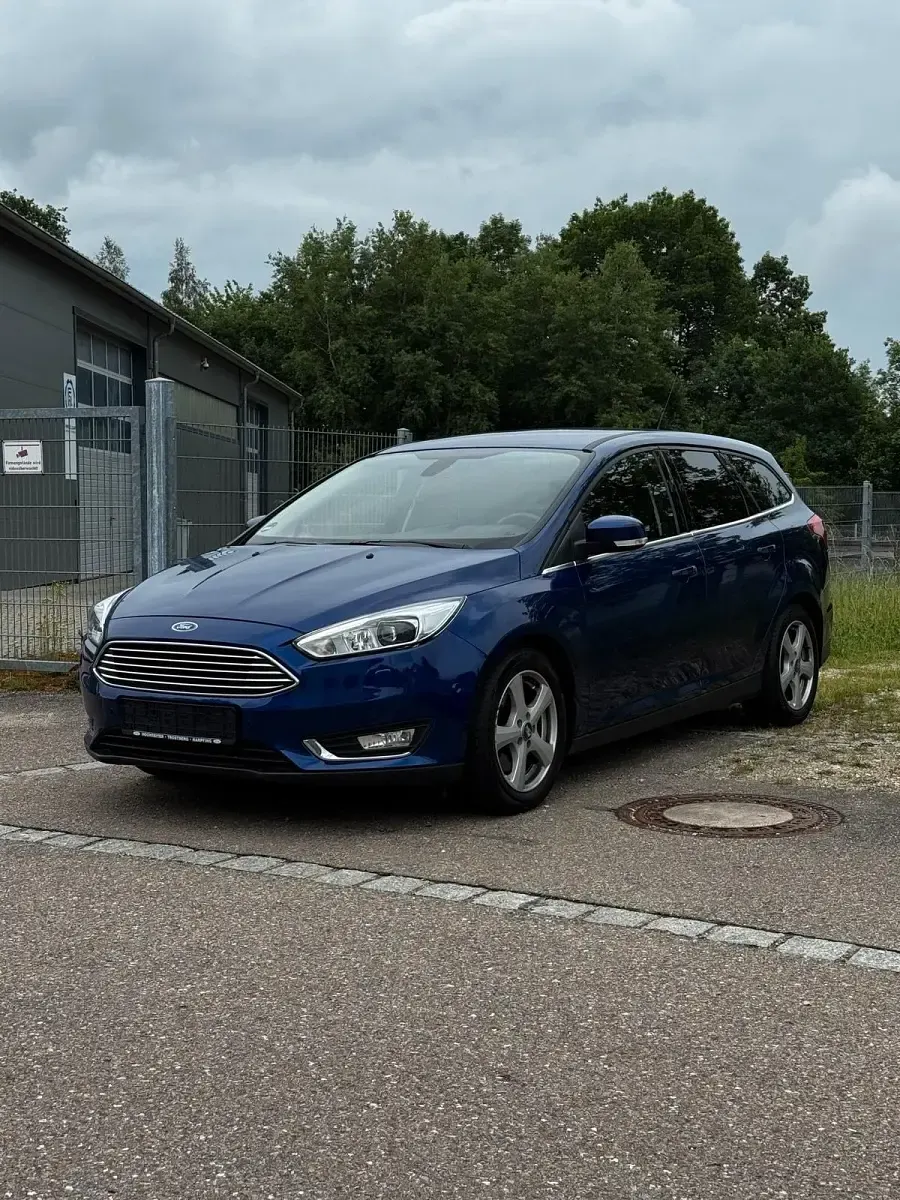 Gebraucht Ford Focus 182 PS (133 kW) 2015 Blau Kombi