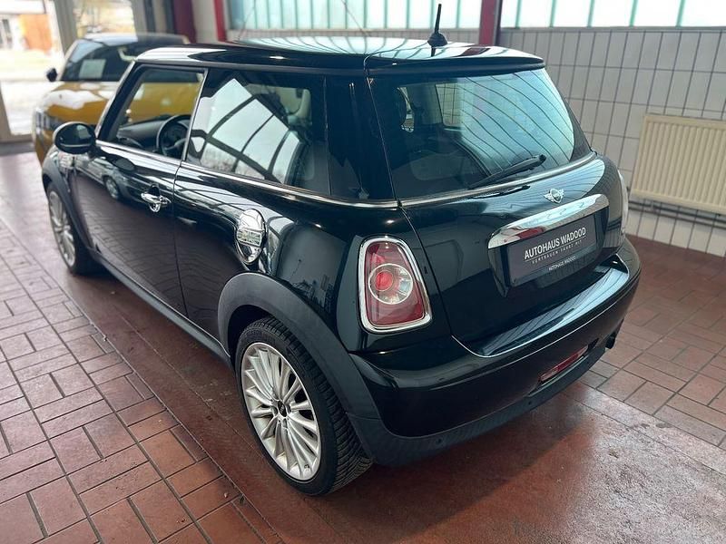 Gebraucht Mini ONE 98 PS (72 kW) 2010 Schwarz Kleinwagen