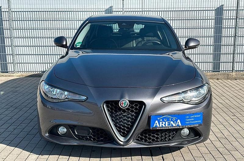 Gebraucht Alfa Romeo Giulia Super 179 PS (131 kW) 2016 Grau Limousine