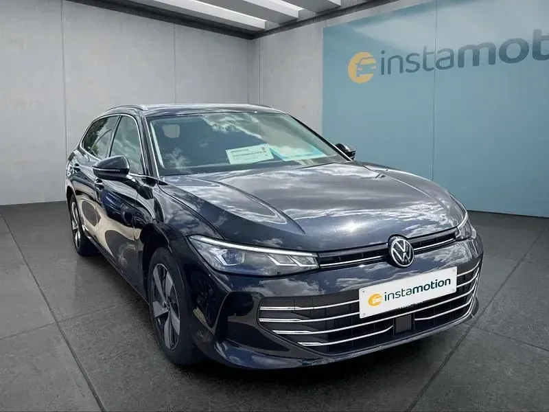 Gebraucht VW Passat 150 PS (110 kW) 2025 Schwarz Kombi