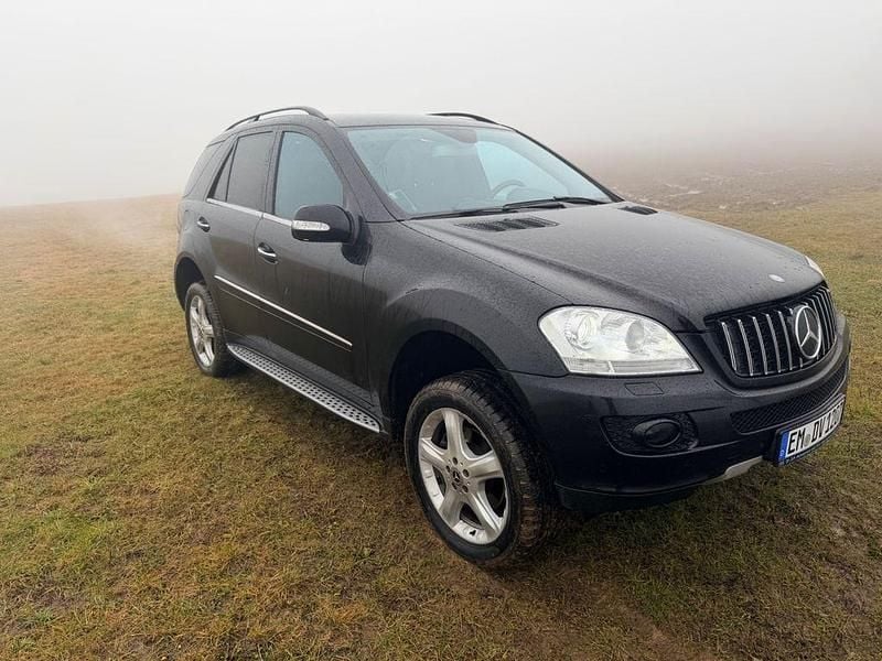 Schwarz Gebraucht 2008 Mercedes ML320 SUV | 7.500 € (Fairer Preis) - Bild 1/4