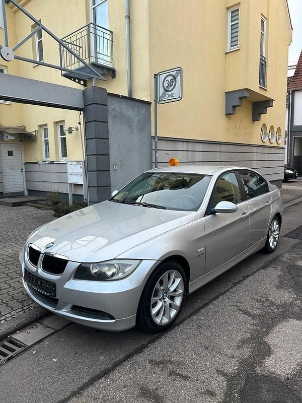 Silber Gebraucht 2006 BMW 320 Limousine | 8.500 € (Teuer) - Bild 1/4