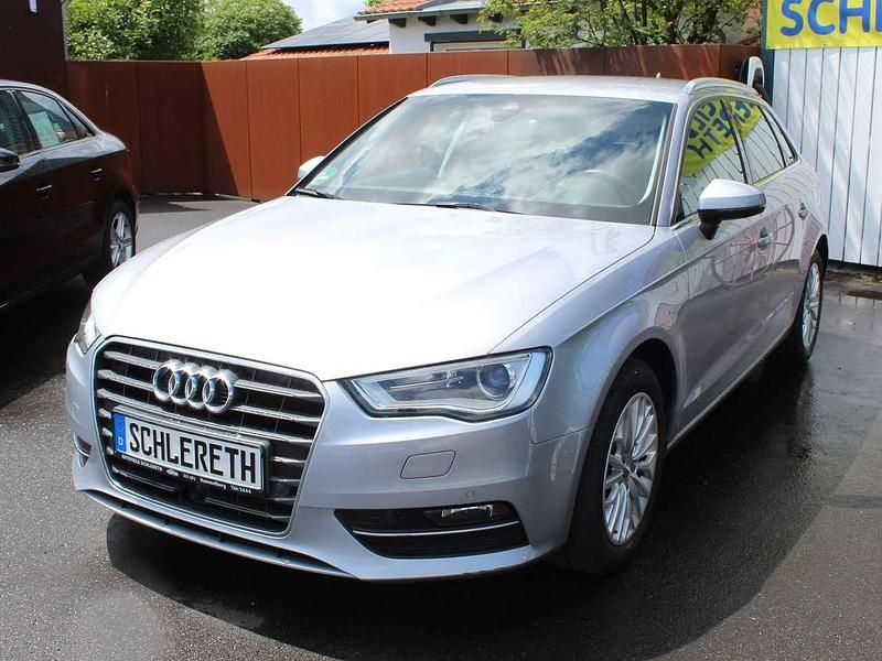 Florettsilber Gebraucht 2016 Audi A3 Ambiente Limousine | 15.850 € (Guter Preis) - Bild 1/4