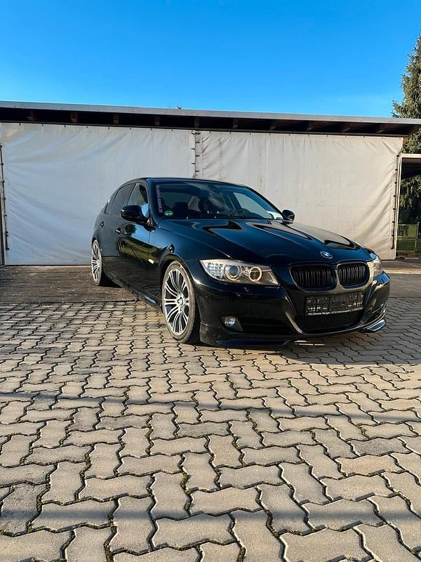 Gebraucht BMW 318 143 PS (105 kW) 2008 Schwarz Limousine