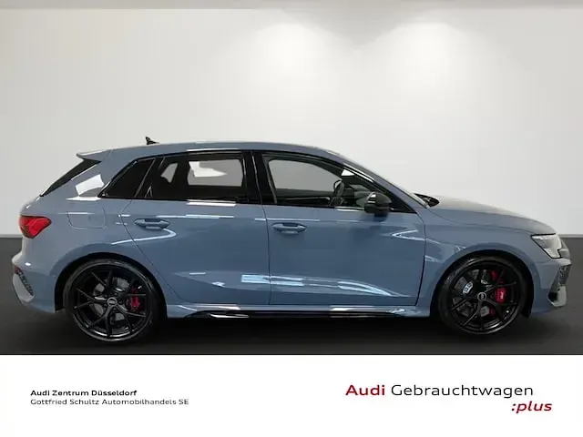 Gebraucht Audi RS3 Sportback Premium 400 PS (294 kW) 2023 Kemoragrau metallic Kleinwagen