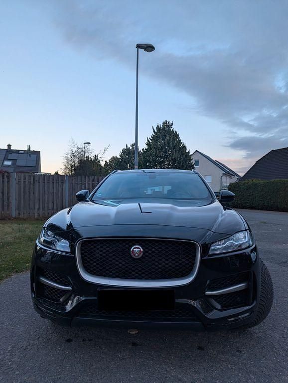 Schwarz Gebraucht 2019 Jaguar F-Pace R-Sport SUV | 28.500 € (Superpreis) - Bild 1/4