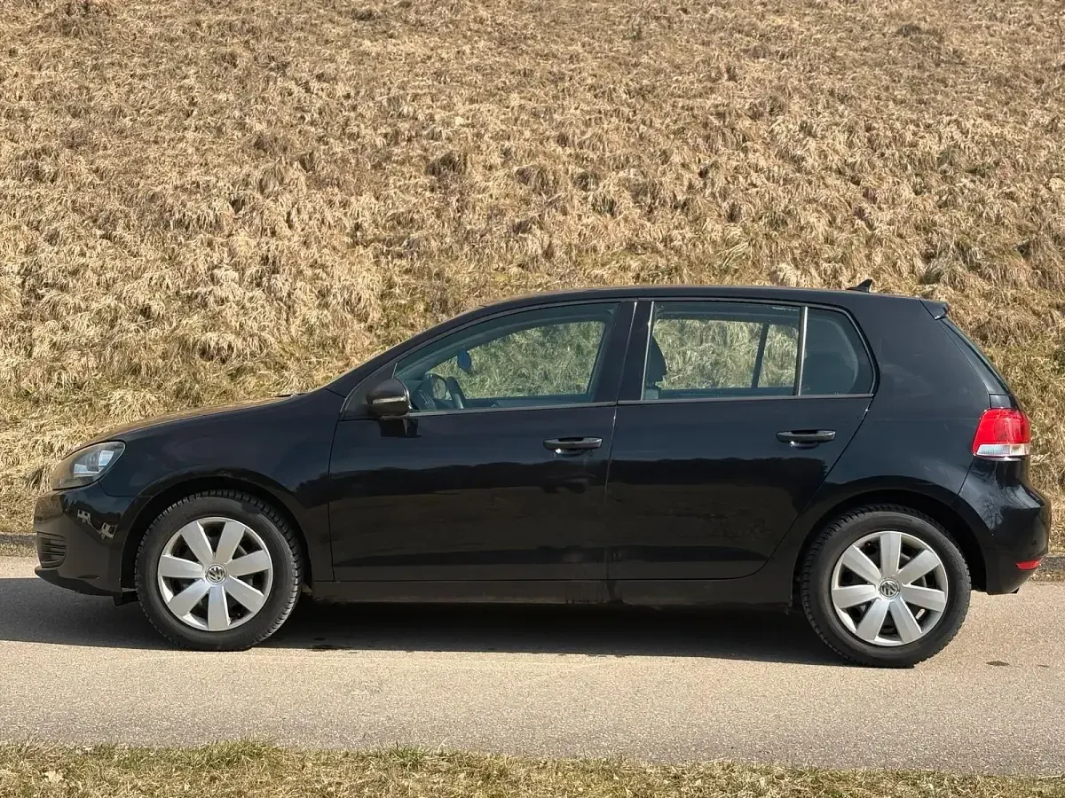 Gebraucht VW Golf VI 105 PS (77 kW) 2010 Schwarz Kleinwagen
