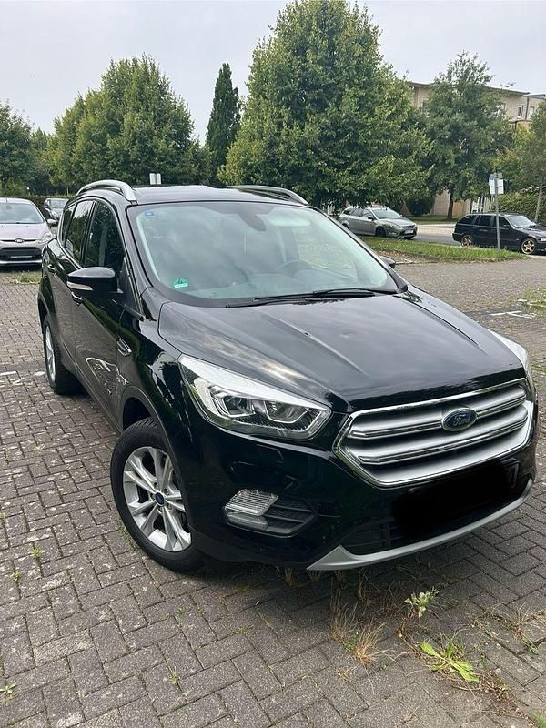 Schwarz Gebraucht 2019 Ford Kuga Titanium SUV | 15.000 € (Fairer Preis) - Bild 1/4